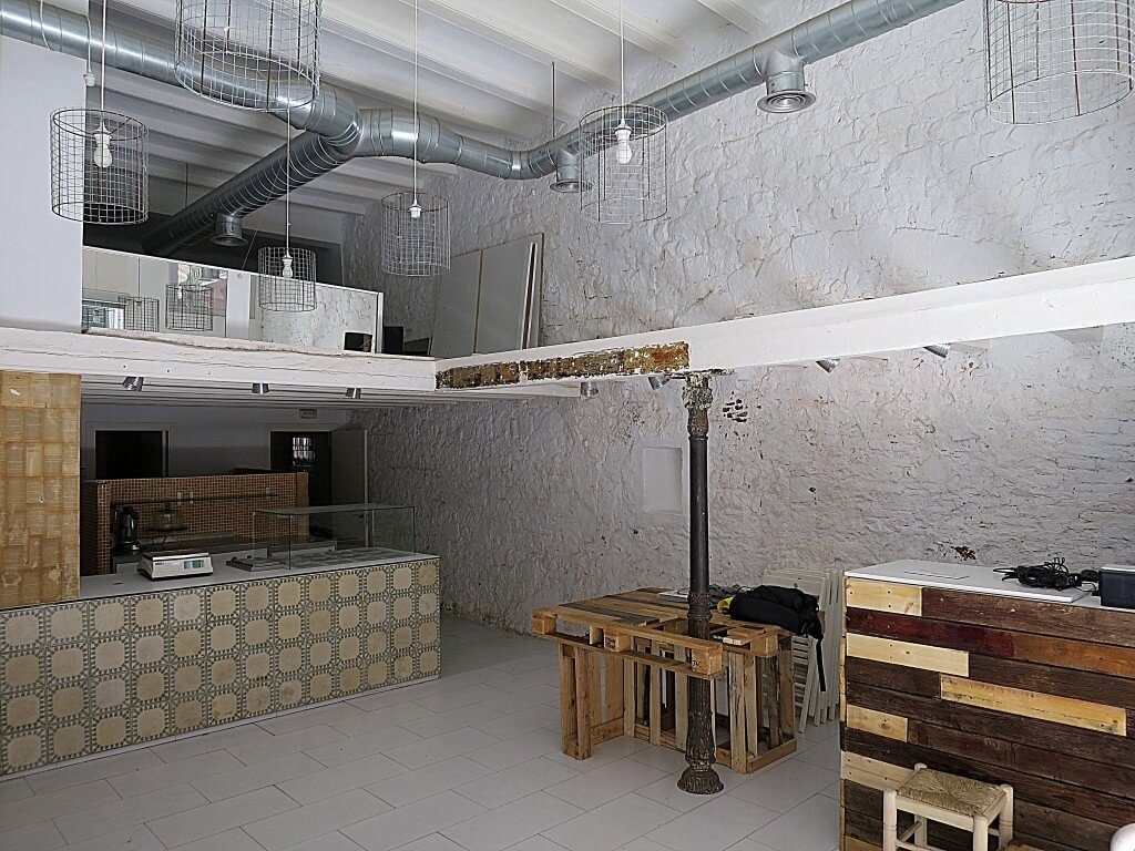 Interior del local antes de la reforma