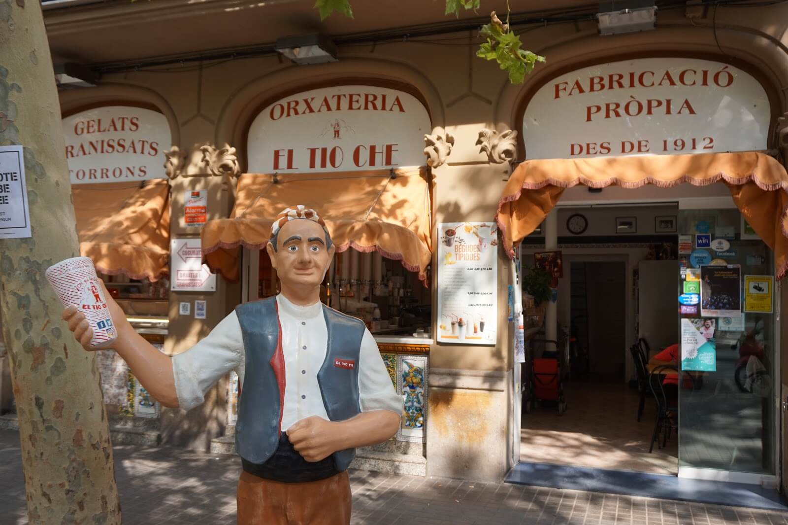 El-tio-che-merendar-en-barcelona