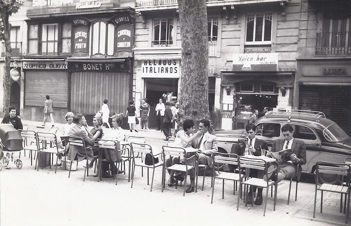 Maximum artisan ice cream shop La Rambla Barcelona