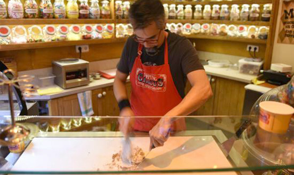 Topping Circus ice cream shop Gothic Quarter Barcelona