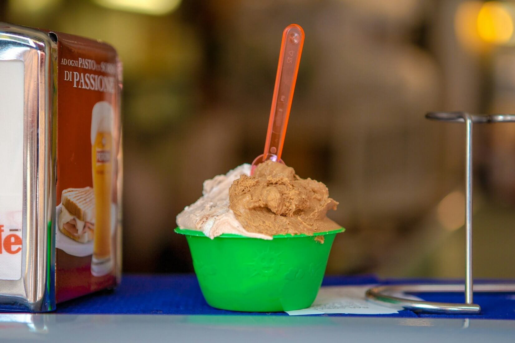 Gelato artesanal italiano en tarrina — gelatería italiana en Barcelona
