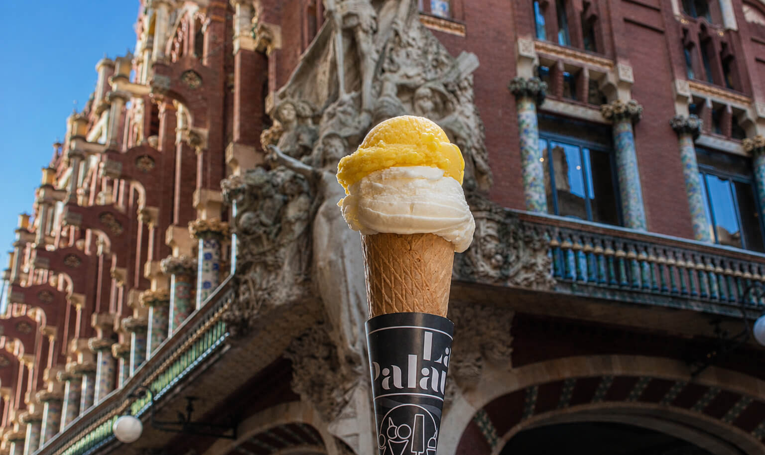 Helado frente al Palau de la Música Barcelona
