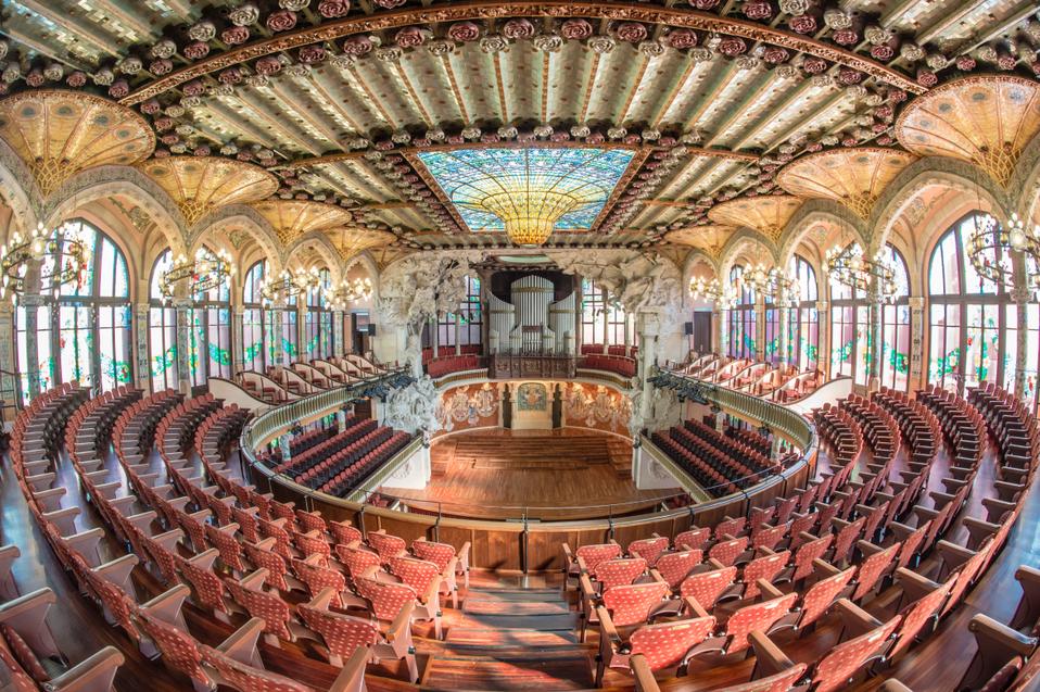 Helado cerca del Palau de la Música en Barcelona